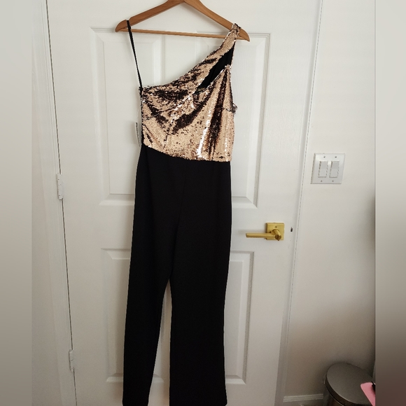 Alexia Admor 1-Shoulder Reversible Sequin Jumpsuit Gold/Silver - Picture 6 of 7